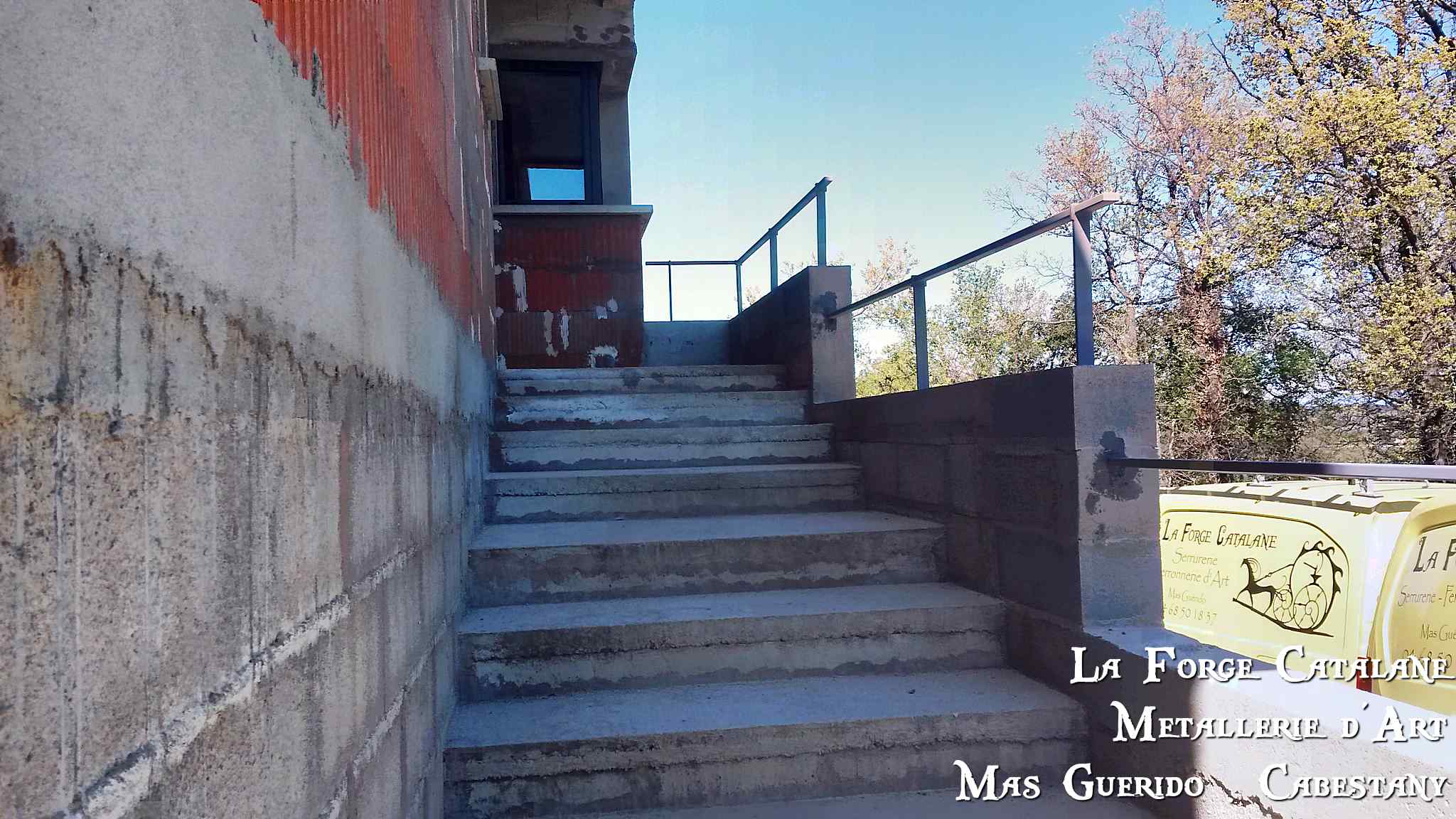 poteaux de mains courante decoupe laser traversante forge catalane.jpg